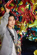 ディオールがポップ アートの巨匠ケニー・シャーフとコラボ、ミヤシタパークで限定バッグ＆スニーカー｜写真11