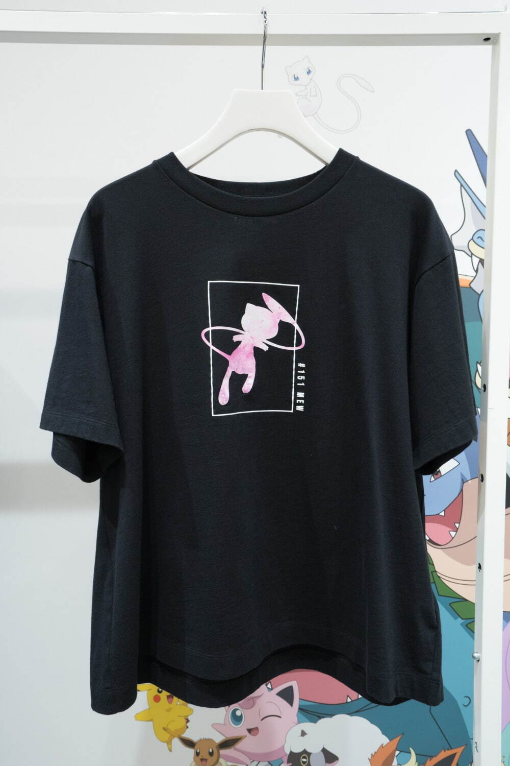 ウィメンズ Tシャツ 1,500円
©2021 Pokémon. ©1995-2021 Nintendo/Creatures Inc. /GAME FREAK inc.