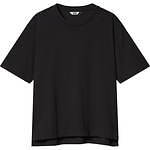 ユニクロ ユー21年春夏ウィメンズ新作、90年代着想のミニマルワンピース＆フレアスカート｜写真24