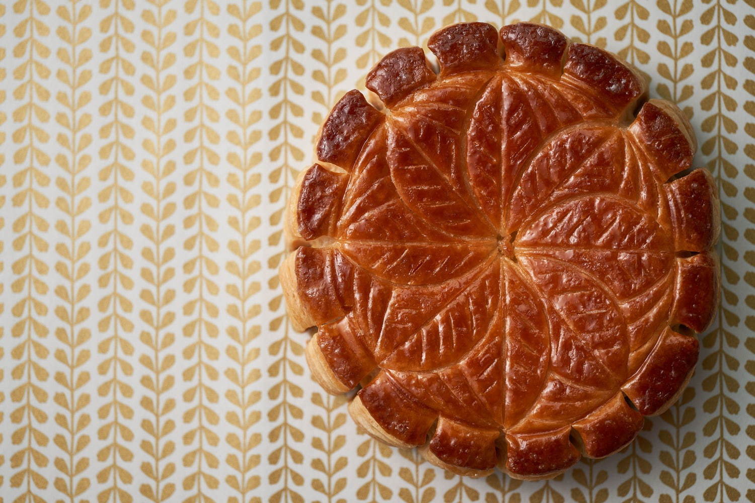 オークラ東京から新年を祝う菓子 ガレット デ ロワ バター香るサクサク食感のパイ生地 ファッションプレス オークラ東京から新年を祝う菓子 ガレット デ ロワ バター香るサクサク食感のパイ生地 ファッションプレス