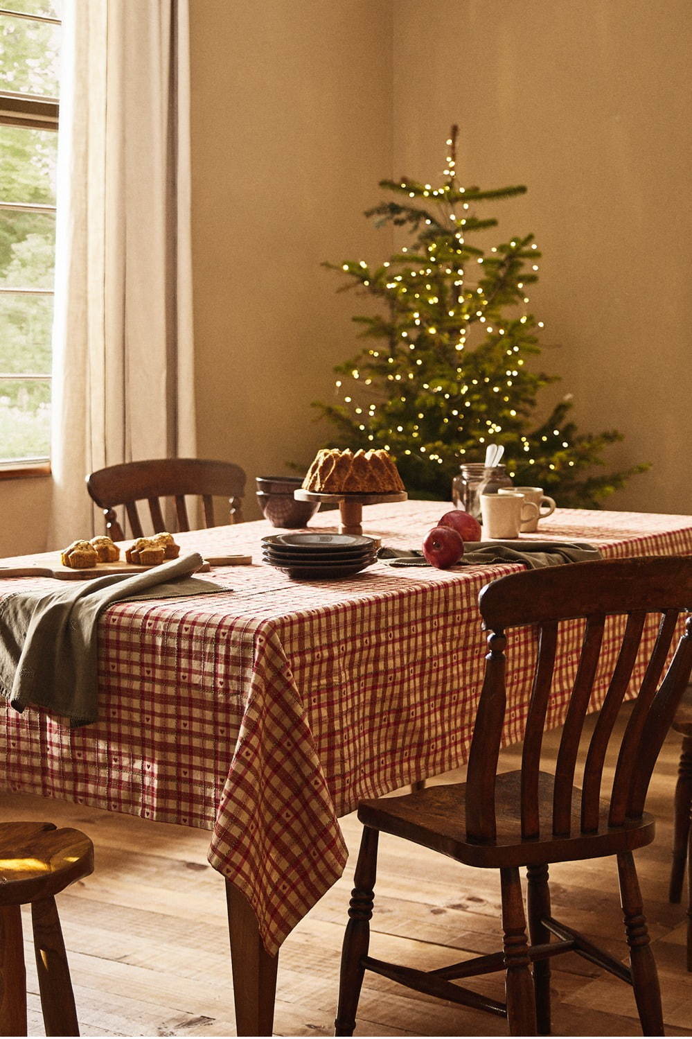 ザラホームのクリスマス、ヒイラギ型テーブルウェアや“ジンジャーブレッド”のルームフレグランスなど｜写真8