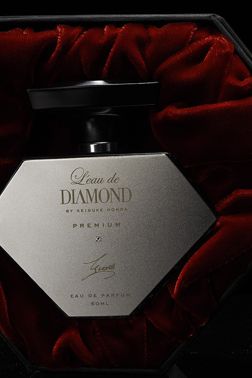サッカー日本代表 本田圭佑プロデュースの香水 - ボトルにダイアモンドが付いた限定版も｜写真5