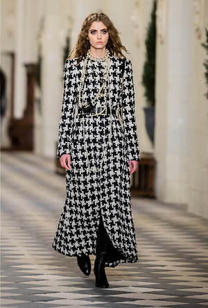 w300_CHANEL_2020-21HC_009.jpg