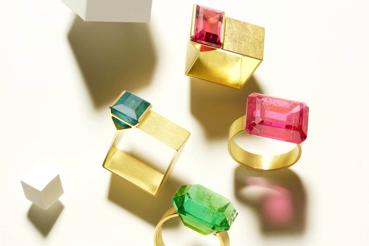 バーニーズ ニューヨークからヒロタカやトーカティブの新作ジュエリー、天然石の1点物リングなど