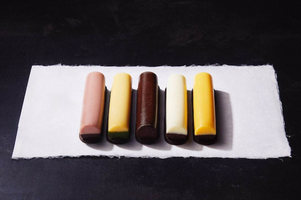 チョコレートスイーツ専門店「ショコア」が福岡に、満月モチーフのチョコサンドクッキーなど