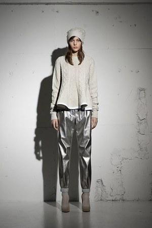 w300_sacai_luck_2013aw_01.jpg