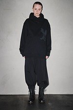 おすすめメンズスウェット特集、コーデに使える人気ブランドのおしゃれパーカーなど｜写真16