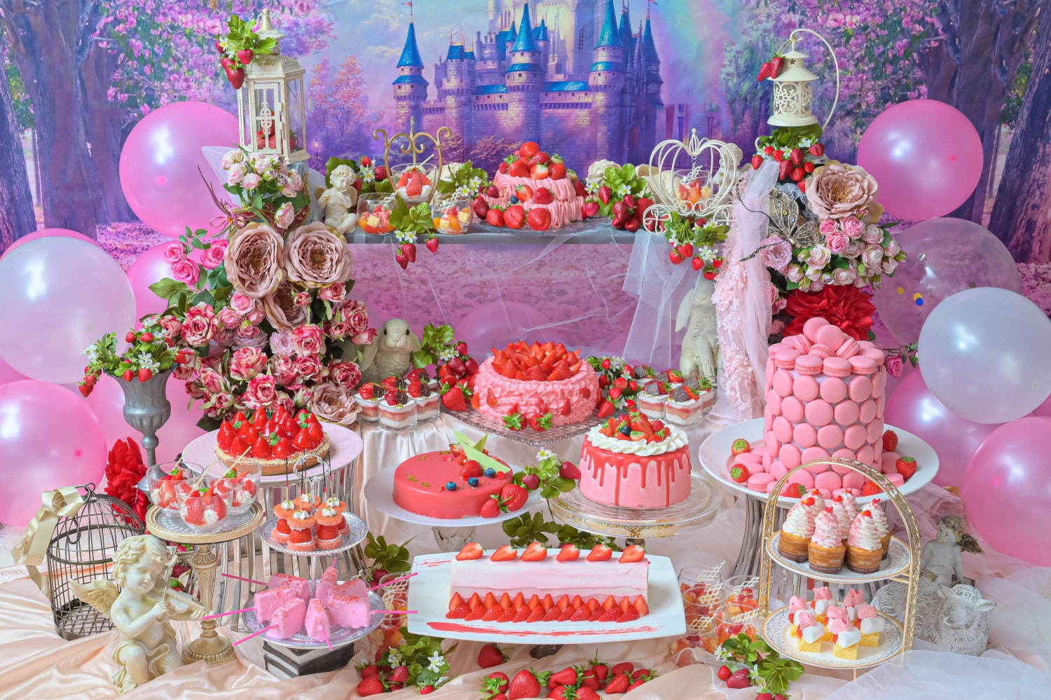 ピンク×アートの苺スイーツビュッフェが大阪で、“彫刻”ショートケーキやピンクモンブランなど｜写真2