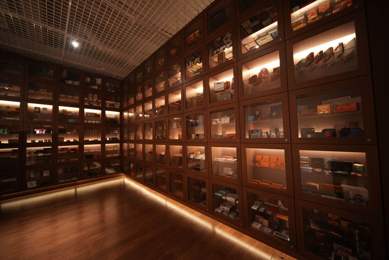 「フェリシモ チョコレート ミュージアム」神戸に、世界500ブランドのチョコパッケージ1万点以上集結｜写真1