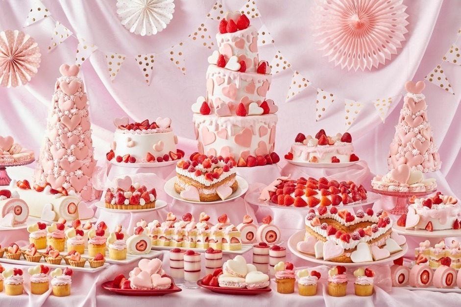 グランドニッコー東京ベイ 舞浜の「ストロベリースイーツブッフェ」約20種類の苺スイーツを堪能