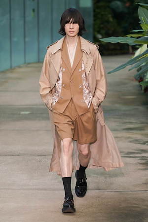 スプリングコートのメンズ春コーデ特集 軽やか トレンチコート ステンカラーコートなどの着こなし ファッションプレス
