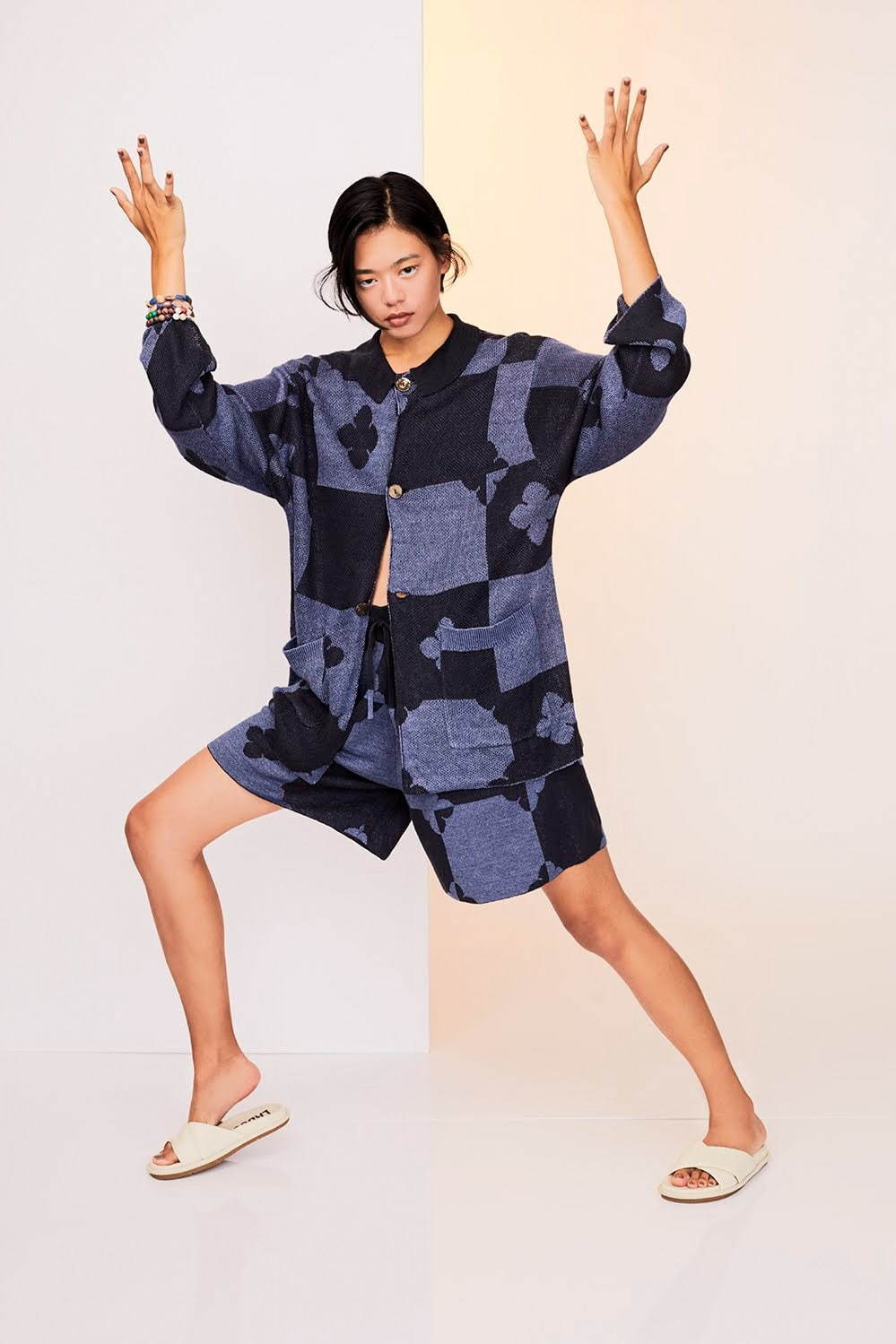 “チャイナ服”着想のヤンヤン新作、“香港のおばあちゃん”のルームウェアが着想のニットアイテム｜写真78