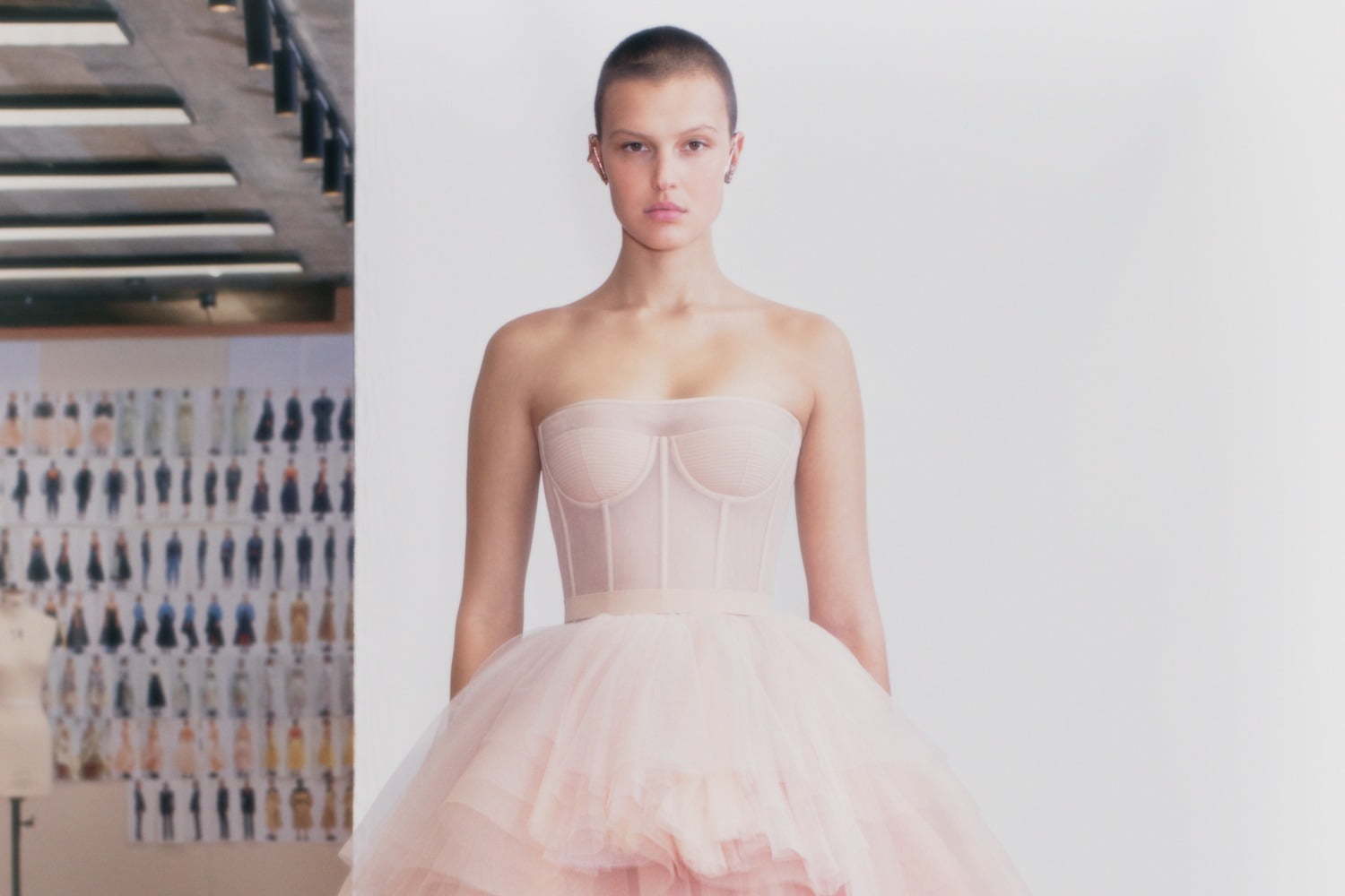 アレキサンダー・マックイーン 2021年春夏ウィメンズコレクション ‐ 本質美への追求