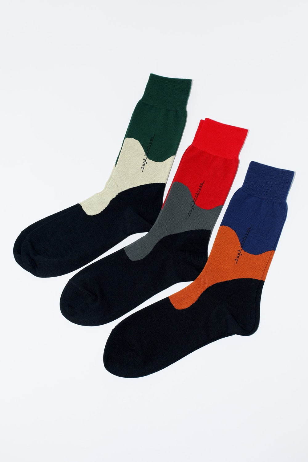トーガ×タビオの靴下 - “東賀”の文字デザインやシアー素材ソックス、メンズ＆ウィメンズで｜写真9