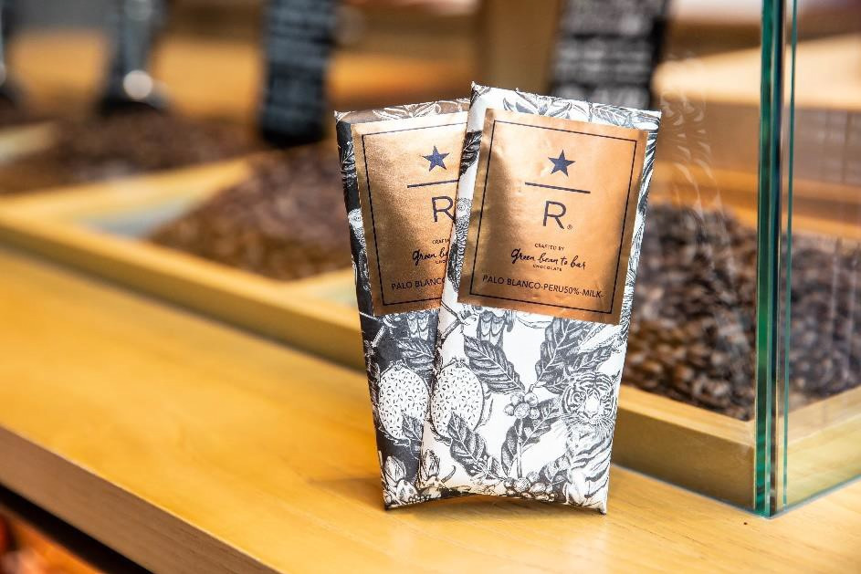 スターバックスリザーブ ロースタリーgreen bean to bar CHOCOLATEパロブランコペルー50% 1,800円+税 スターバックスリザーブ ロースタリー green bean to bar CHOCOLATE マダガスカル70% 1,800円+税