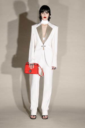 ジバンシィ(Givenchy) 2021年秋ウィメンズコレクション  - 写真2