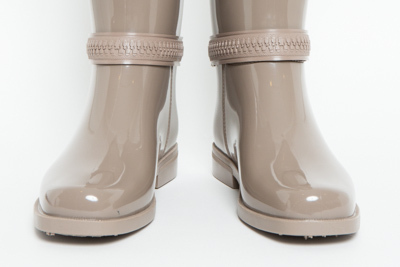 雨の日もエッジィで上品な足元に - ジバンシィから、モードなレインブーツ発売中