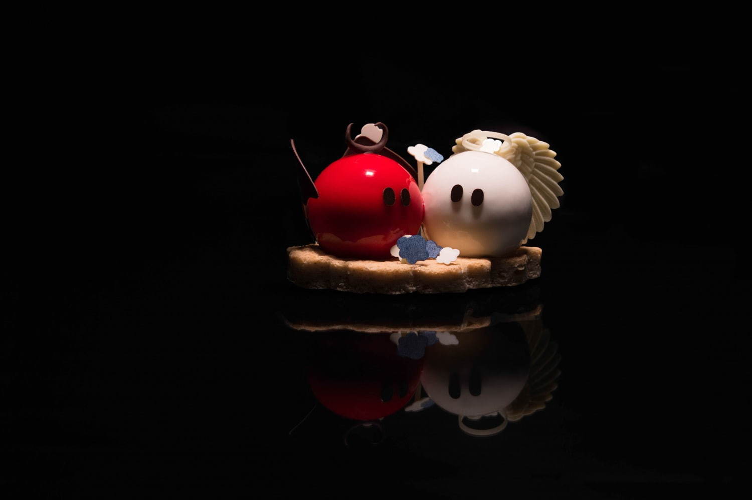 マンダリン オリエンタル 東京のバレンタイン＆ホワイトデー2021、ダークチョコの雲型ケーキなど｜写真1