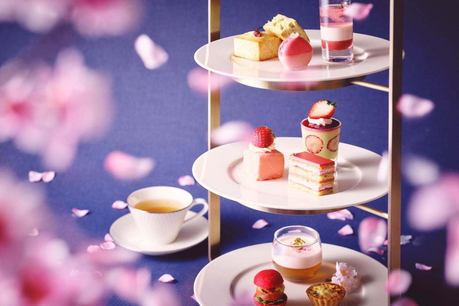 ストリングスホテル東京インターコンチネンタル「桜いちごアフタヌーンティー」