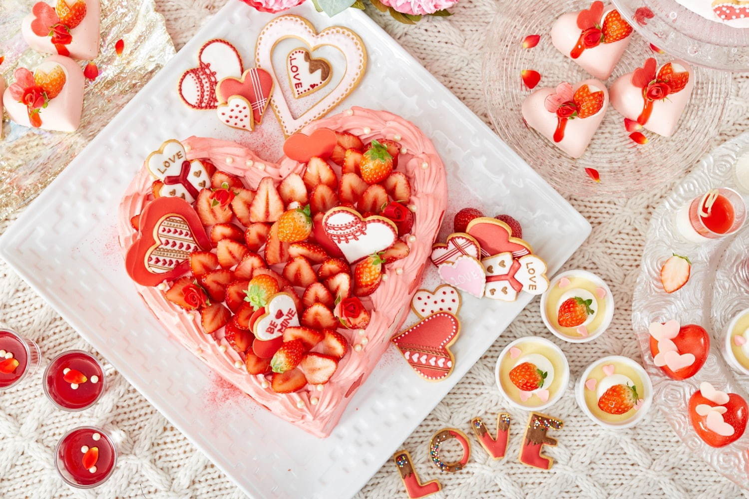 「恋するいちごのデザートブッフェ」浦安で、ハートの苺ショートケーキやピンクのチョコファウンテン｜写真3