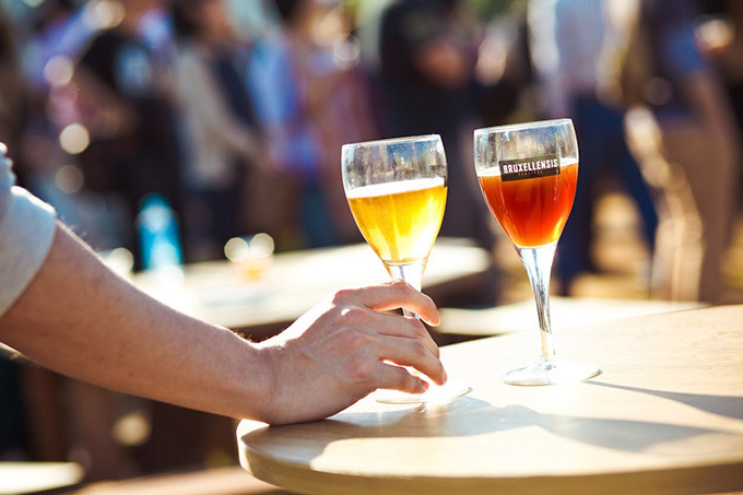 60種類を飲み比べ！本場を味わえるベルギービールの祭典が、池袋西口公園で開催 | 写真