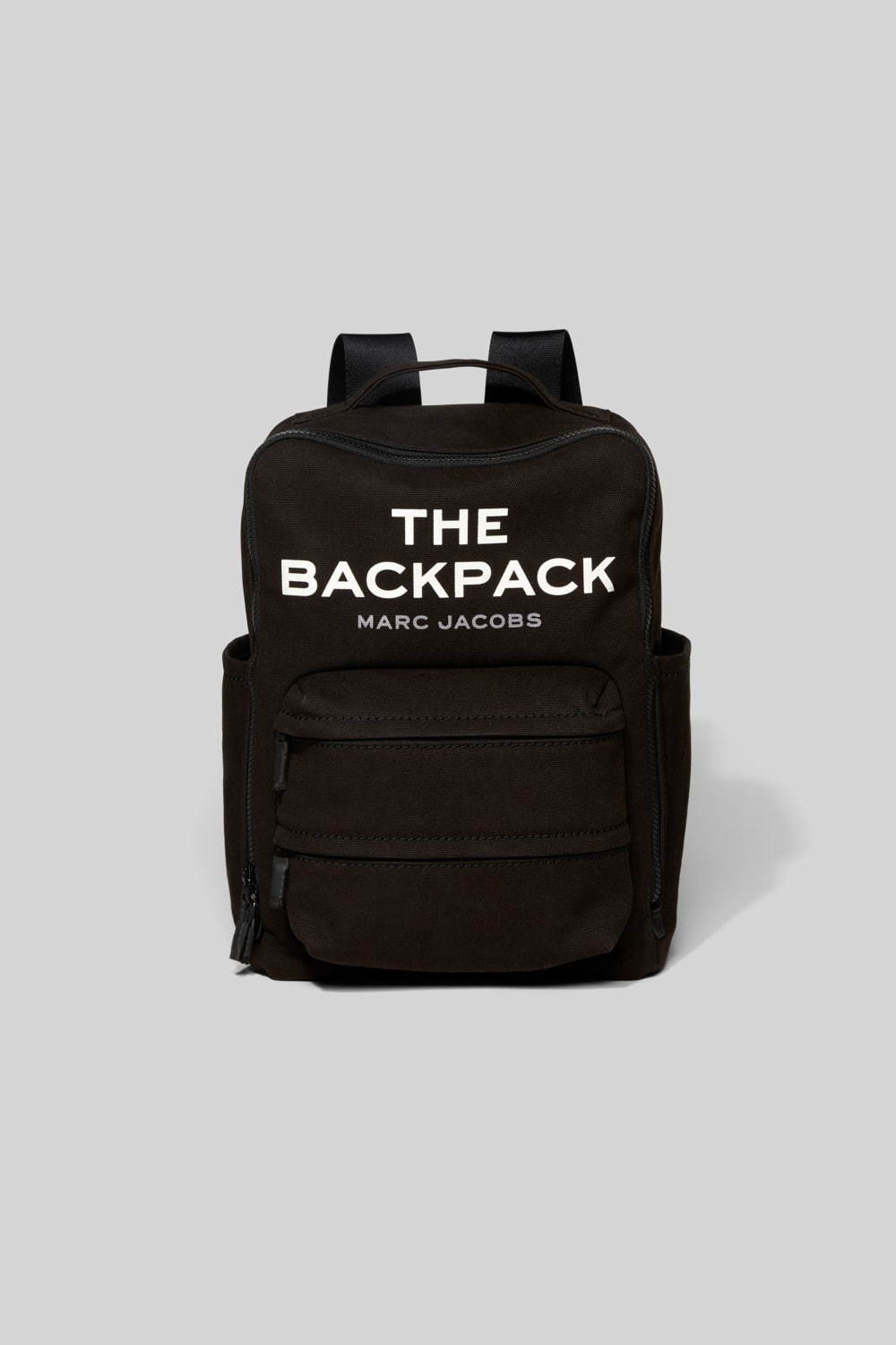 マーク ジェイコブス新作バッグパック「ザ バックパック」大きめロゴ×スクエアシルエット - ファッションプレス