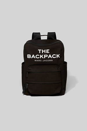 マーク ジェイコブス新作バッグパック「ザ バックパック」大きめロゴ 