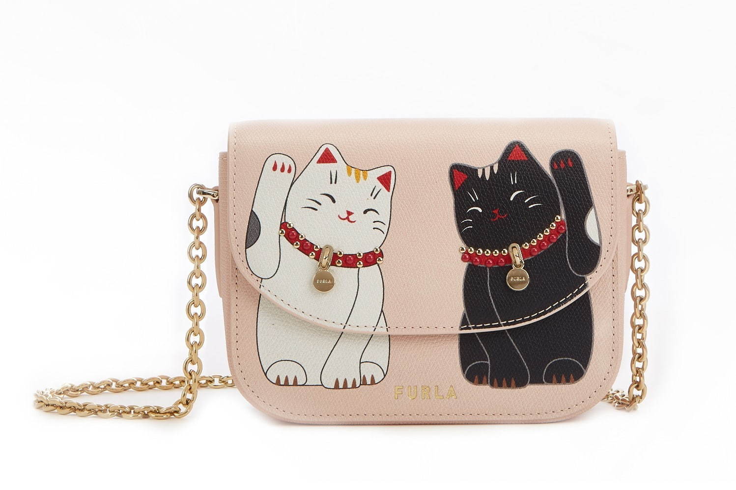 フルラ“開運”の象徴「招き猫」チェーンバッグや財布、ラッキーカラー“ピンク＆レッド”で - ファッションプレス