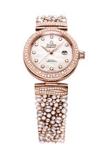 ニコール・キッドマン、カンヌ映画祭でオメガの新作レディマティック ダイヤモンド＆パールを披露｜写真2