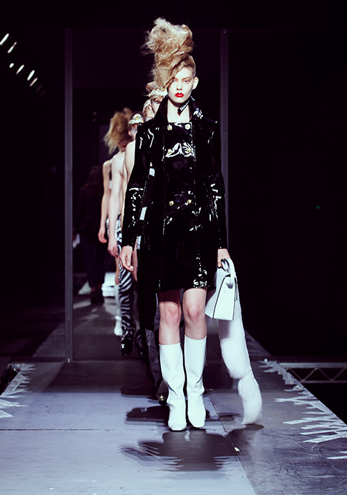 J.W.アンダーソン フォー ヴェルサス ヴェルサーチェ 2013-14年秋冬<span>コレクション</span> - 写真25
