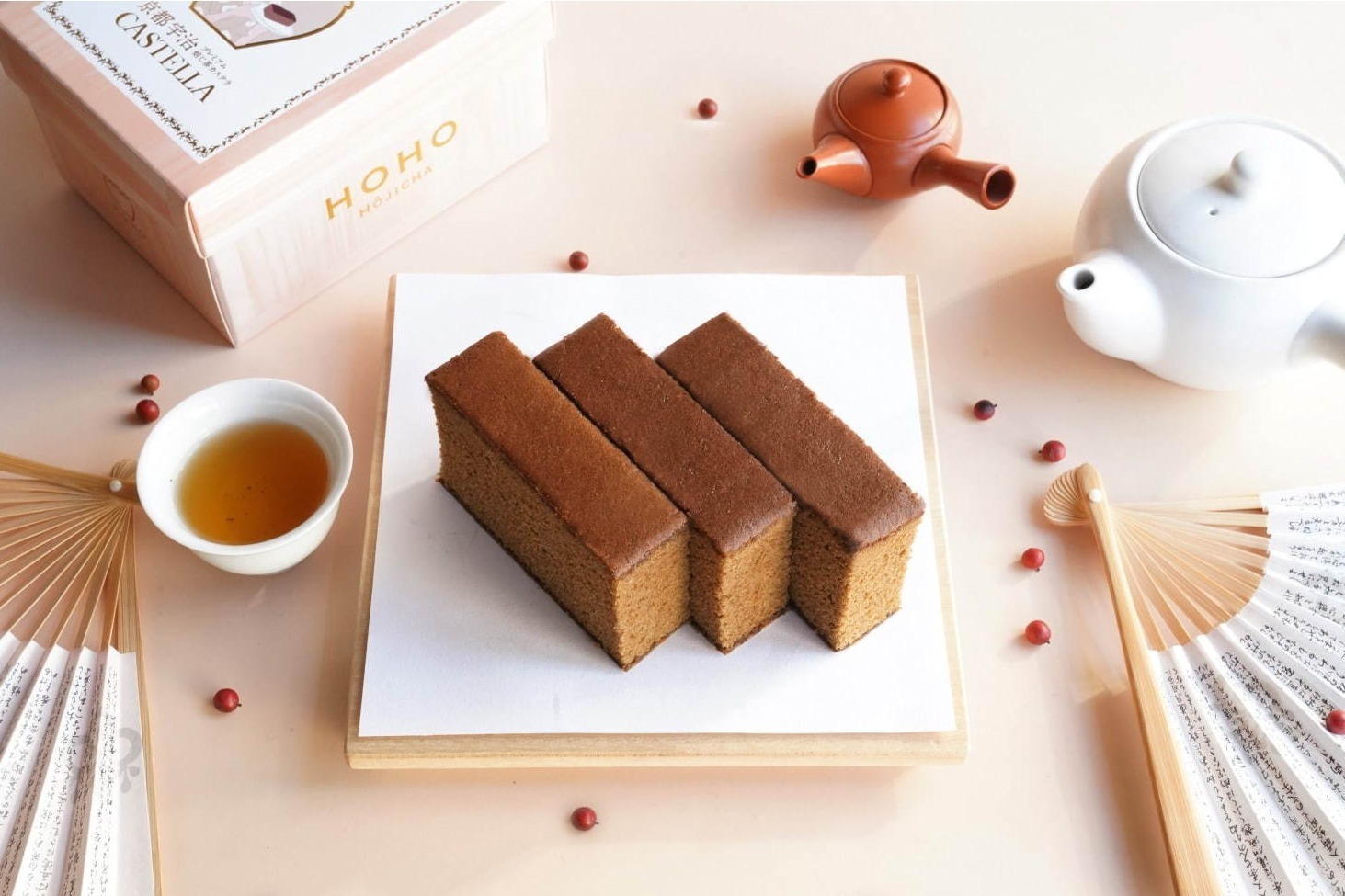 日本茶｜焙じ茶専門店「ホホ ホウジチャ」の“極上”カステラ、玉露焙じ茶を贅沢に使用