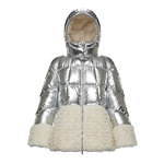 モンクレールの新作ダウンジャケット、“牛の星座”刺繍を施した天体グラフィック｜写真7