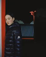 モンクレールの新作ダウンジャケット、“牛の星座”刺繍を施した天体グラフィック｜写真16