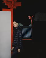 モンクレールの新作ダウンジャケット、“牛の星座”刺繍を施した天体グラフィック｜写真15