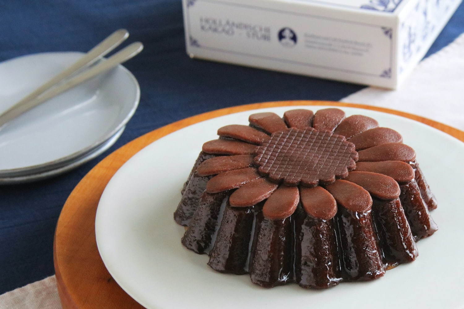 ＜ホレンディッシェ・カカオシュトゥーベ＞“可憐な花”のチョコレートケーキ