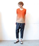 ミッドウエスト×ダイエットブッチャースリムスキン 別注グラデーションTシャツ登場｜写真1