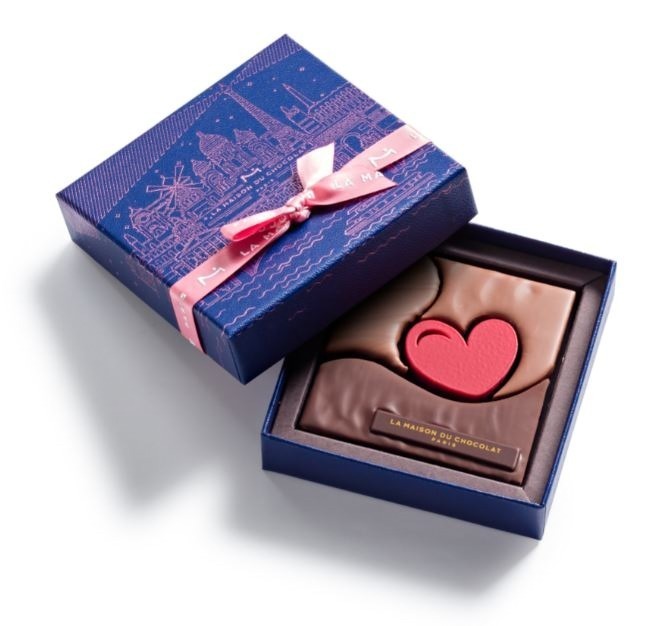 ラ・メゾン・デュ・ショコラ21年バレンタインチョコレート、青く染まった空イメージのボンボンショコラ｜写真5