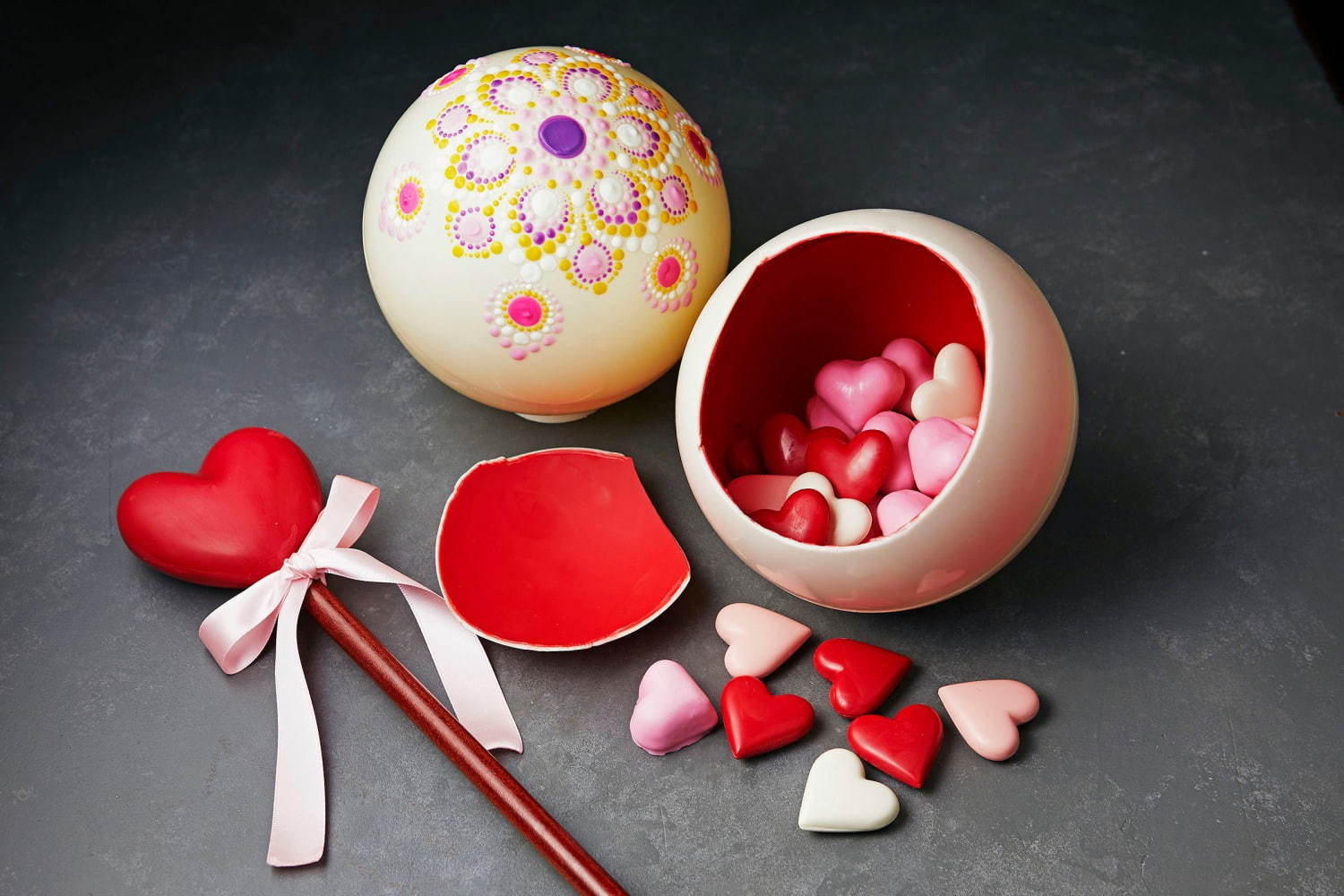 ザ リッツ カールトン大阪のバレンタイン ステッキで割る球体チョコや本型チョコボックスなど ファッションプレス