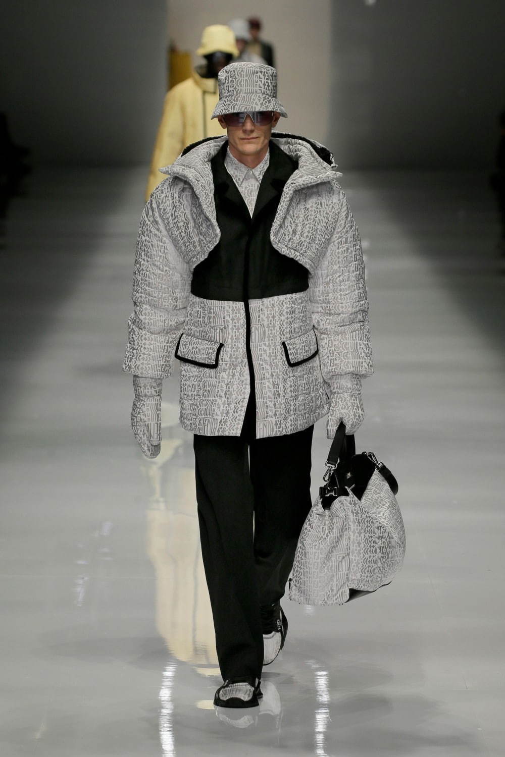 フェンディ(FENDI), アンリアレイジ(ANREALAGE) ピーカブー｜写真13