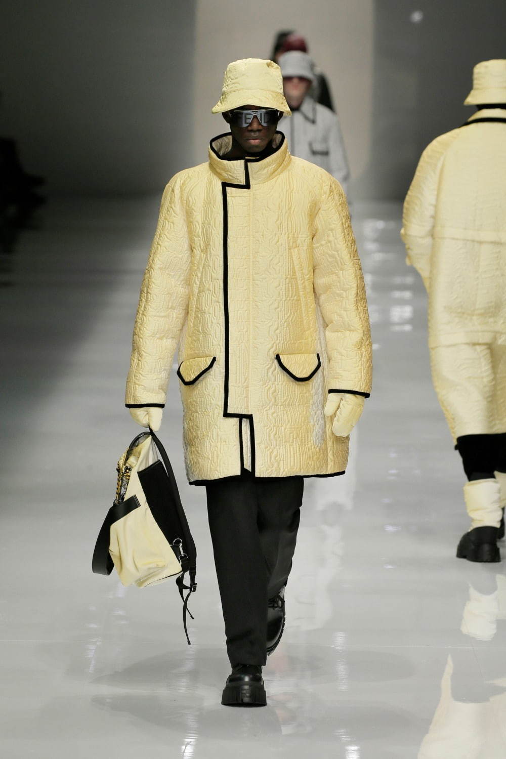 フェンディ(FENDI), アンリアレイジ(ANREALAGE) ピーカブー｜写真15