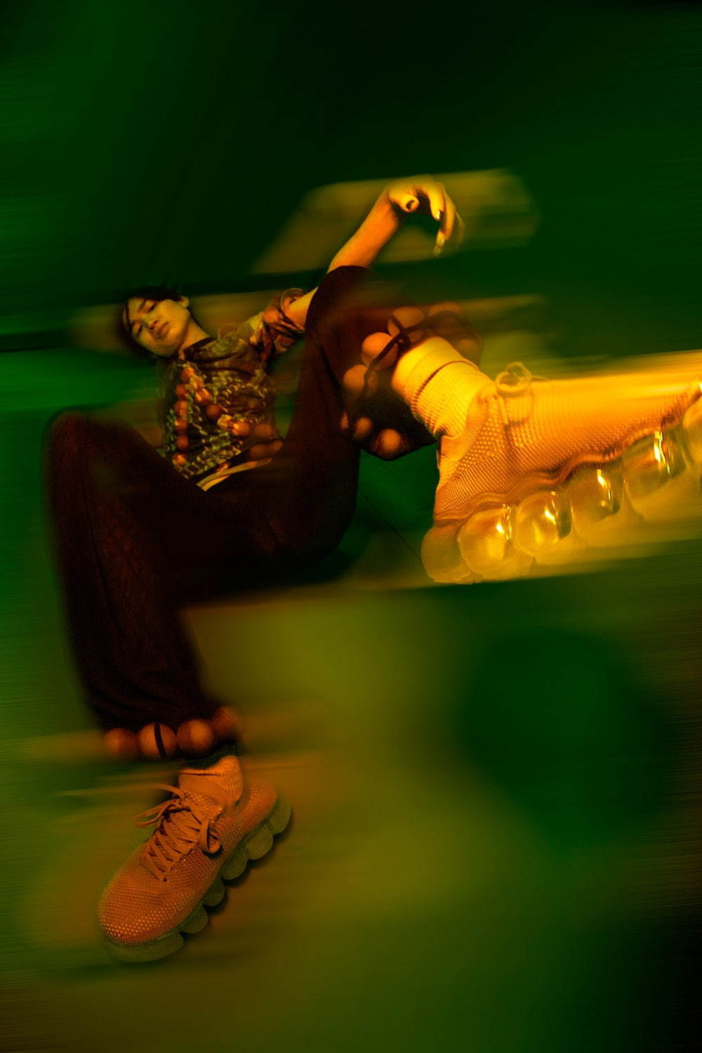グラウンズ新作“立体ソール”スニーカー - “夜のハイウェイ”から着想したカラーリングで｜写真65