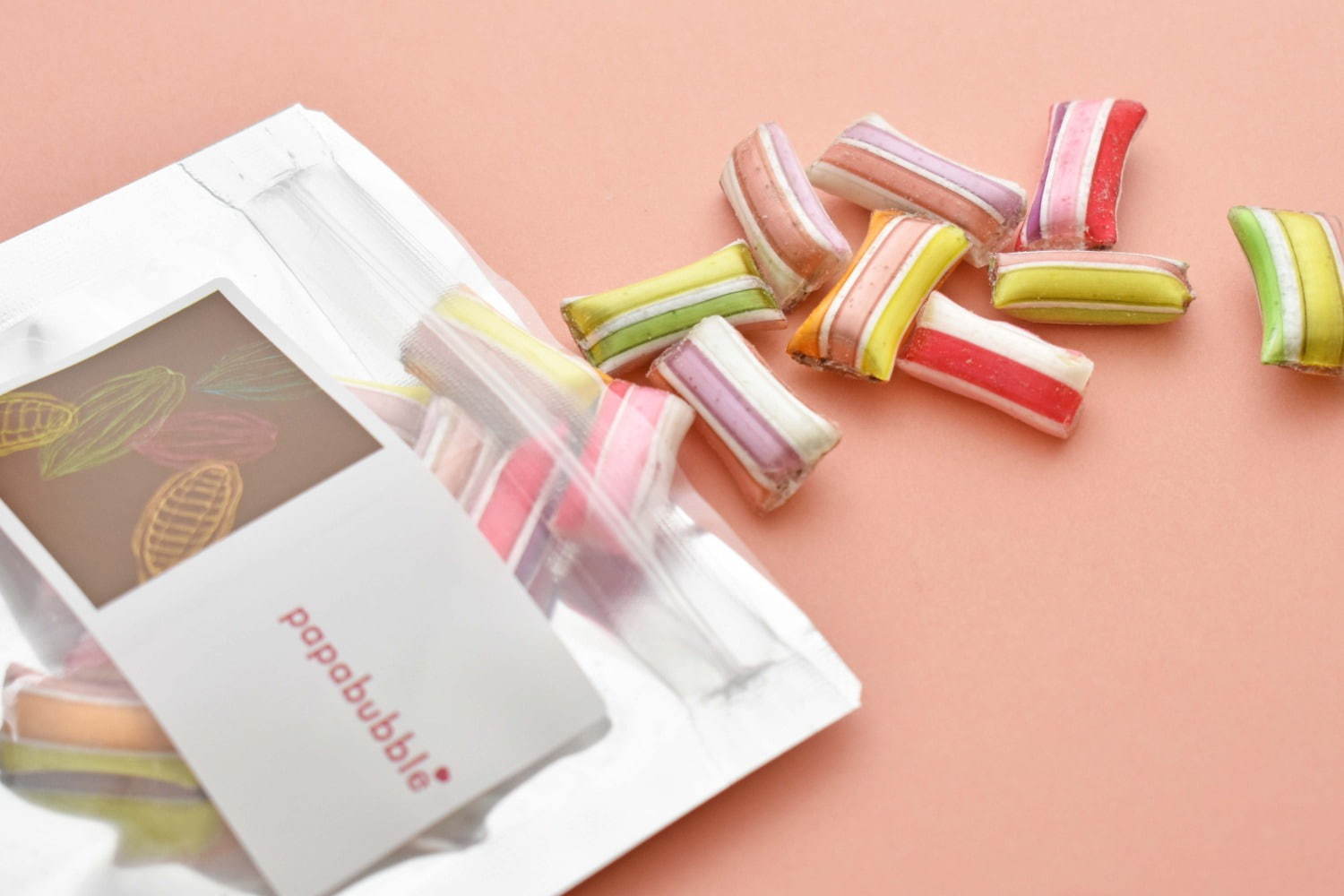 パパブブレの“チョコがけ”バレンタインキャンディ、カラフルな板チョコロリポップ｜写真2