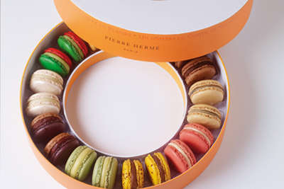 ピエール・エルメ・パリのチャリティーイベント「マカロンデー」を日本でも開催 - 広報大使は入江陵介