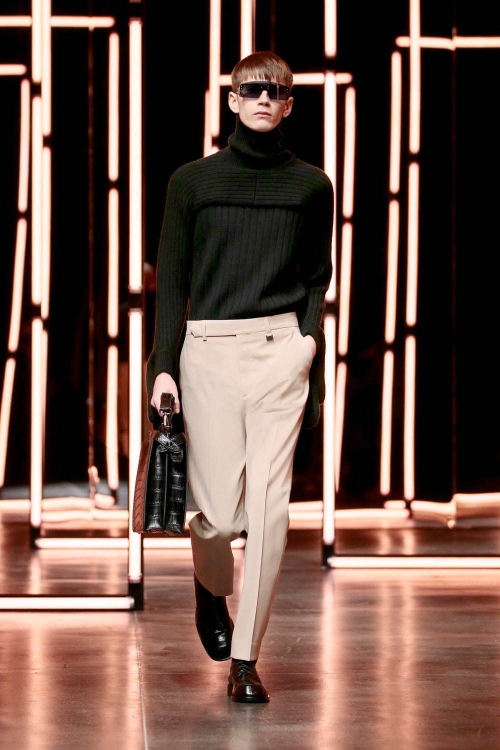 フェンディ(FENDI) 2021-22年秋冬メンズコレクション - ファッションプレス