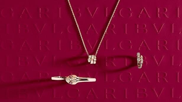 ・「セルペンティ ヴァイパー」ネックレス PG DIA 448,000円＋税
・「セルペンティ」リング PGｘDIA 720,000円＋税、ブレスレット PGｘルベライトｘDIA 1,130,000円＋税