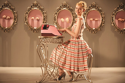 50年代のカルチャー＆ファッション満載！フレンチ・ポップな映画『タイピスト！』