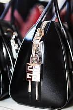 ジバンシィ(Givenchy) アンティゴナ｜写真8