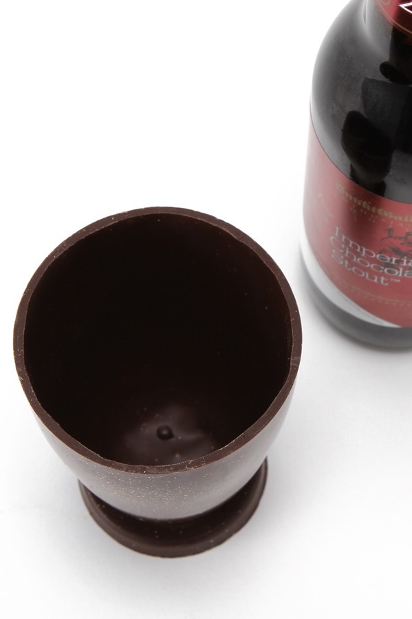 サンクトガーレン、“食べられる”チョコ製グラス＆チョコ風味の濃厚ビールがセットに｜写真2