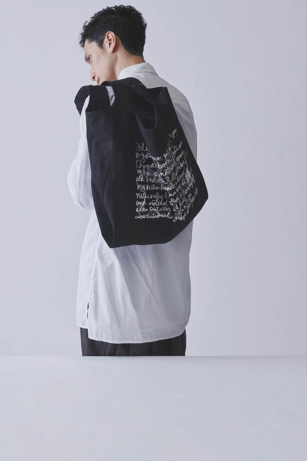 ディスコード ヨウジヤマモトの新作バッグ、“葉”や“結び目”モチーフのレザーショルダーやトート｜写真28