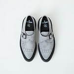 ジョージコックス×ユナイテッドアローズ＆サンズ、特注バックル付きマットグレーのクリーパーシューズ｜写真2